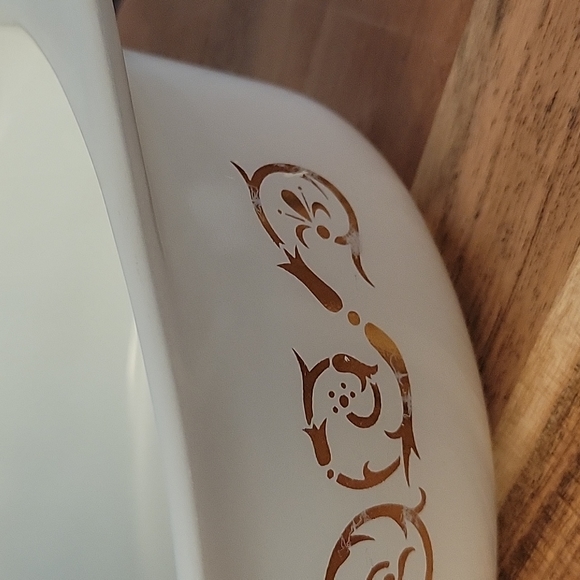 Pyrex Empire Scroll Vintage Casserole Dish With lid - Picture 15 of 16